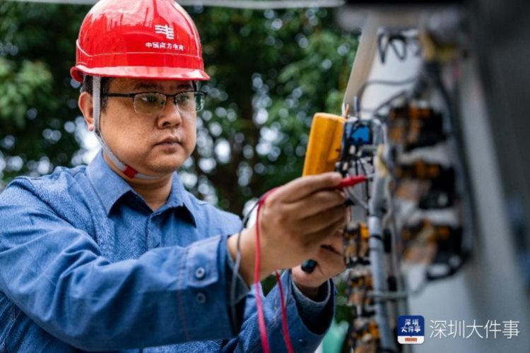 现代化电网建设中的“继保神医”,王其林获全国五一劳动奖章