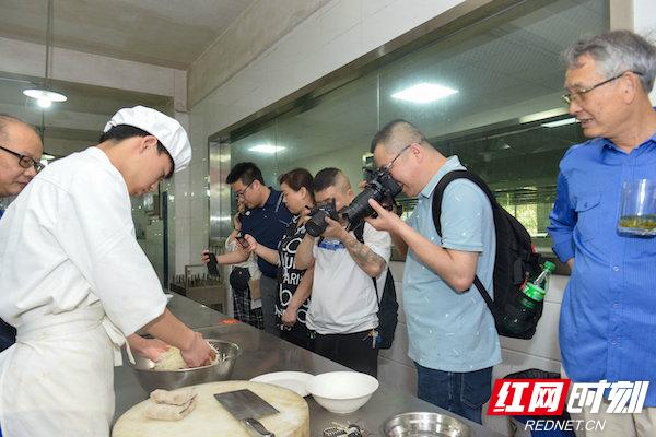 三湘“名博”走进长沙财经学校