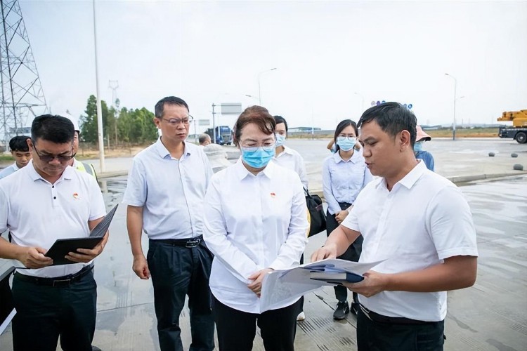 田丽霞在东方城区调研重点项目建设