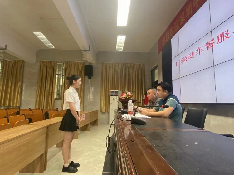 衡阳铁路运输职业学校举办现场招聘会