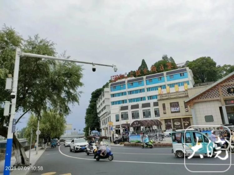 连续报道丨黄山市屯溪区华山路全封闭施工计划被“叫停”