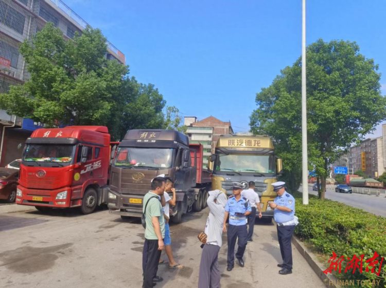 黄泥塘街道：整治交通顽瘴痼疾守护平安出行路