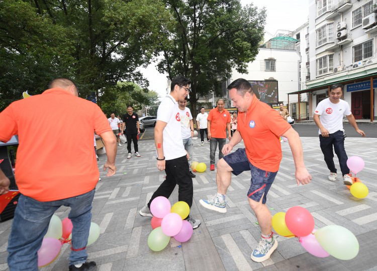 社会浙江绍兴：多彩活动迎双节