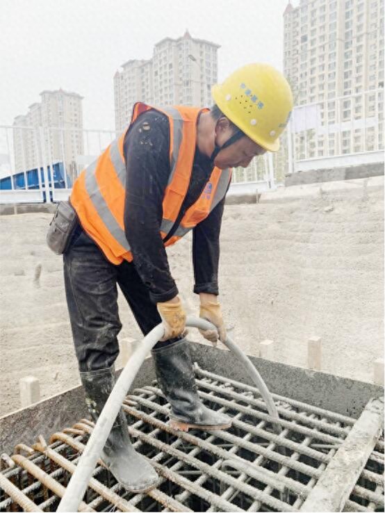 家国同庆时！中建筑港建设者用坚守为祖国送祝福