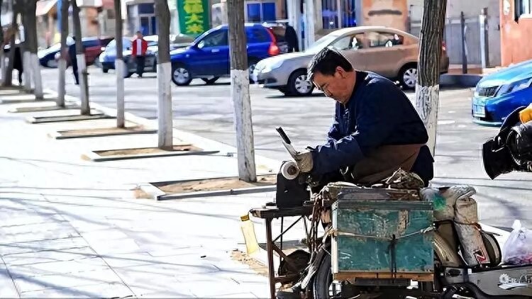 请善待千千万万个民营企业：别再给自己挖坑了