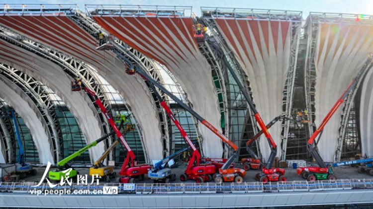 广州白云火车站建设如火如荼